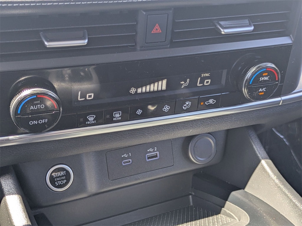 2023 Nissan Rogue SV 22