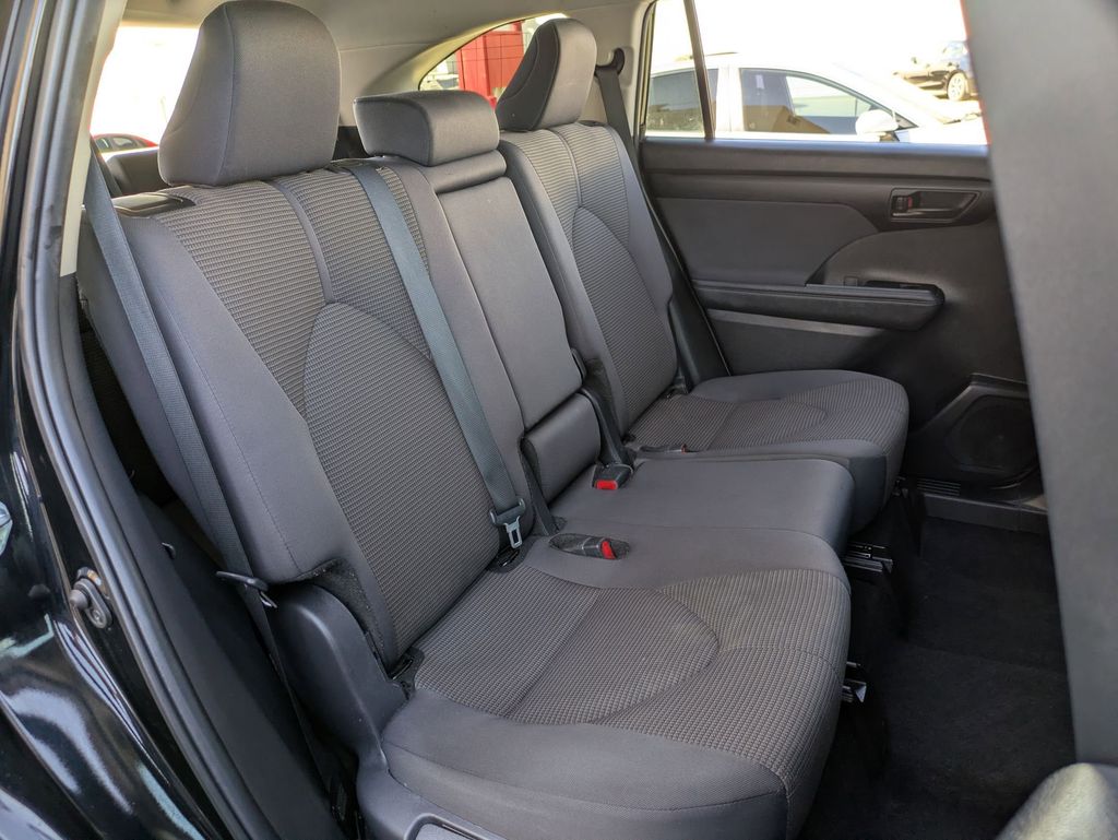 Thumbnail: 2024 Toyota Highlander - 27