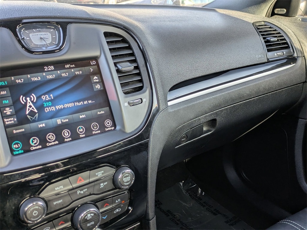 Thumbnail: 2023 Chrysler 300 - 15