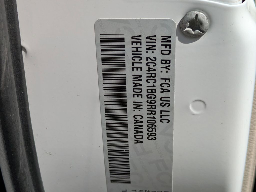 Thumbnail: 2024 Chrysler Pacifica - 32