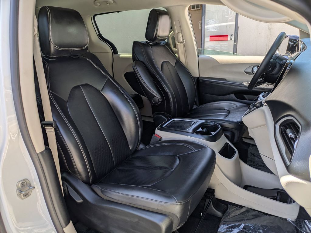 Thumbnail: 2024 Chrysler Pacifica - 29