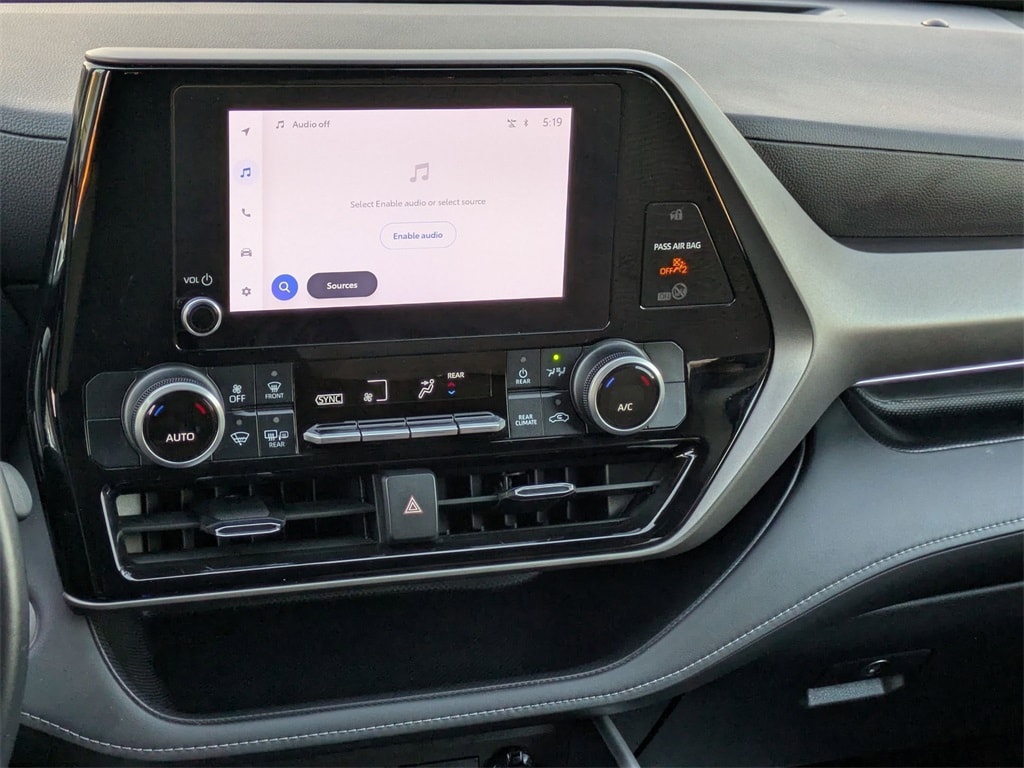 Thumbnail: 2024 Toyota Highlander - 19