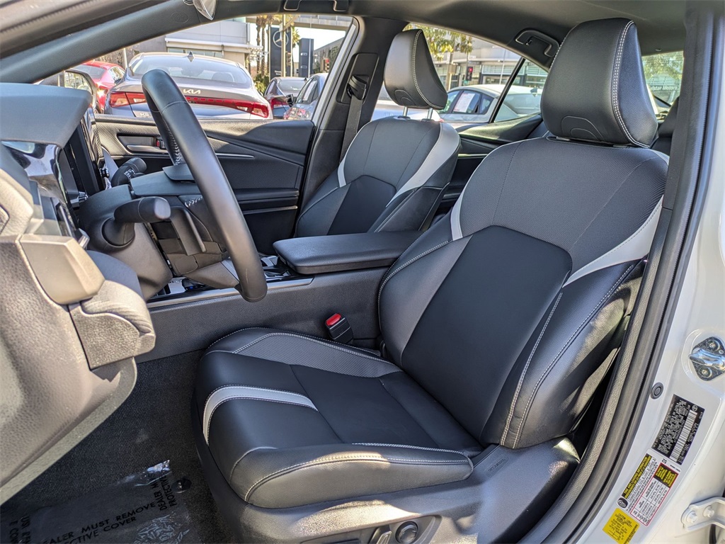 Thumbnail: 2025 Toyota Camry - 23