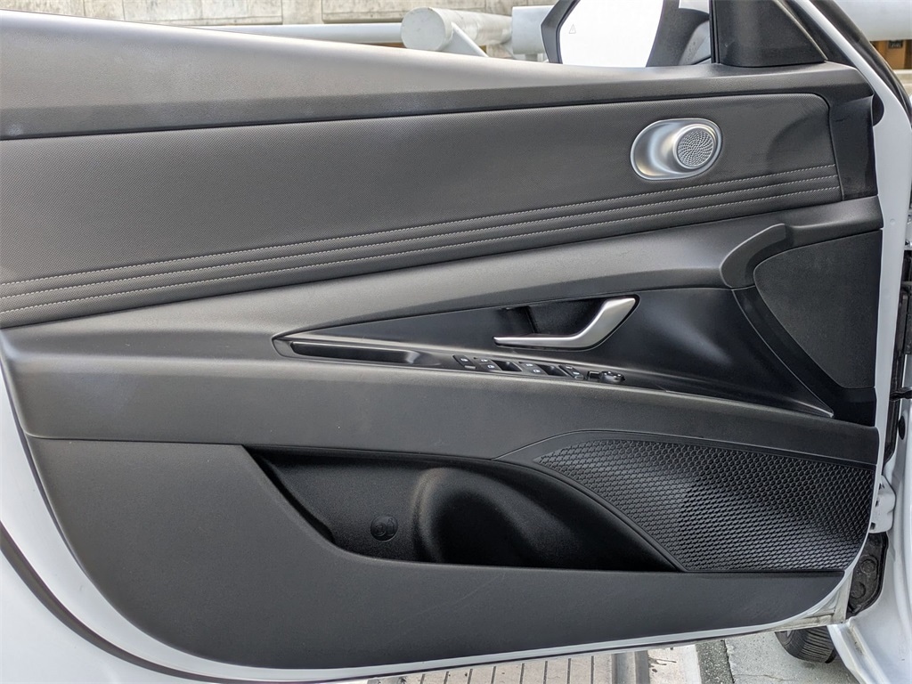 Thumbnail: 2025 Hyundai Elantra - 11