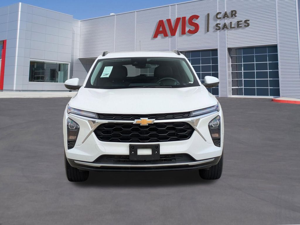 Thumbnail: 2025 Chevrolet Trax - 2
