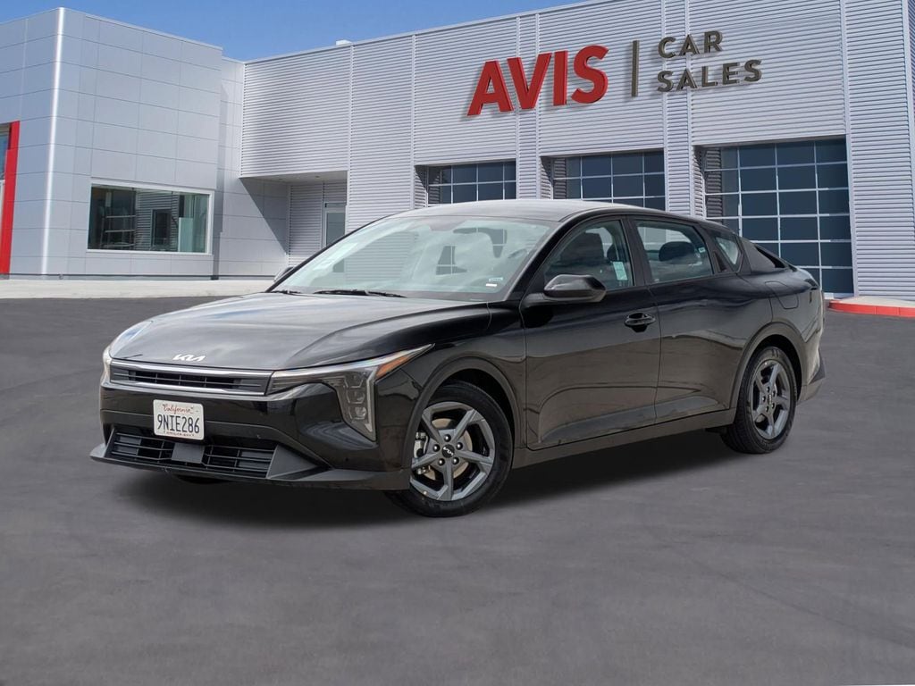 2025 Kia K4 LXS AT's photo