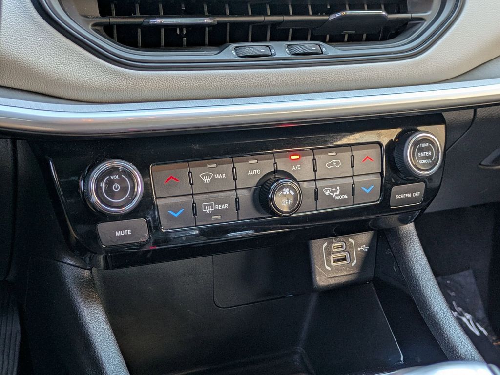 Thumbnail: 2025 Jeep Compass - 17