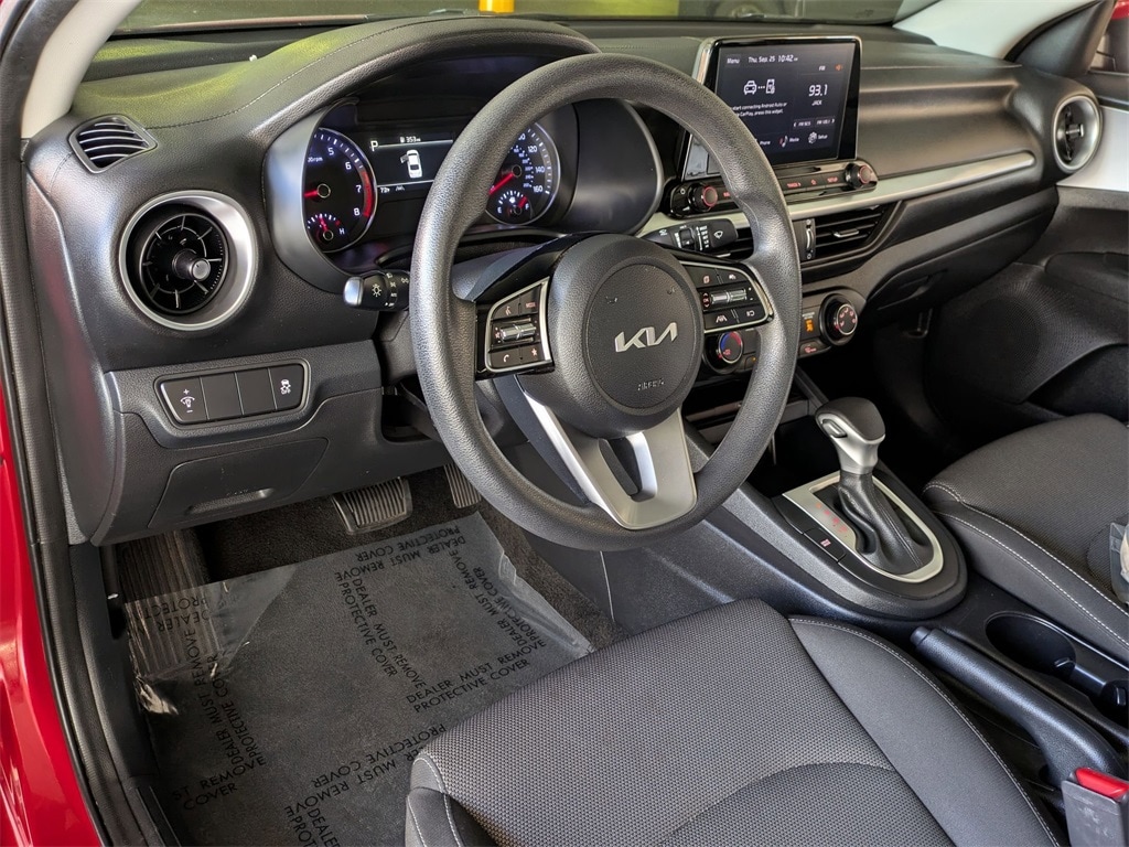 Thumbnail: 2024 Kia Forte - 14