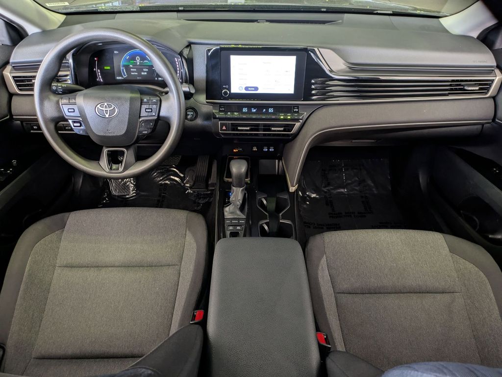 Thumbnail: 2025 Toyota Camry - 25