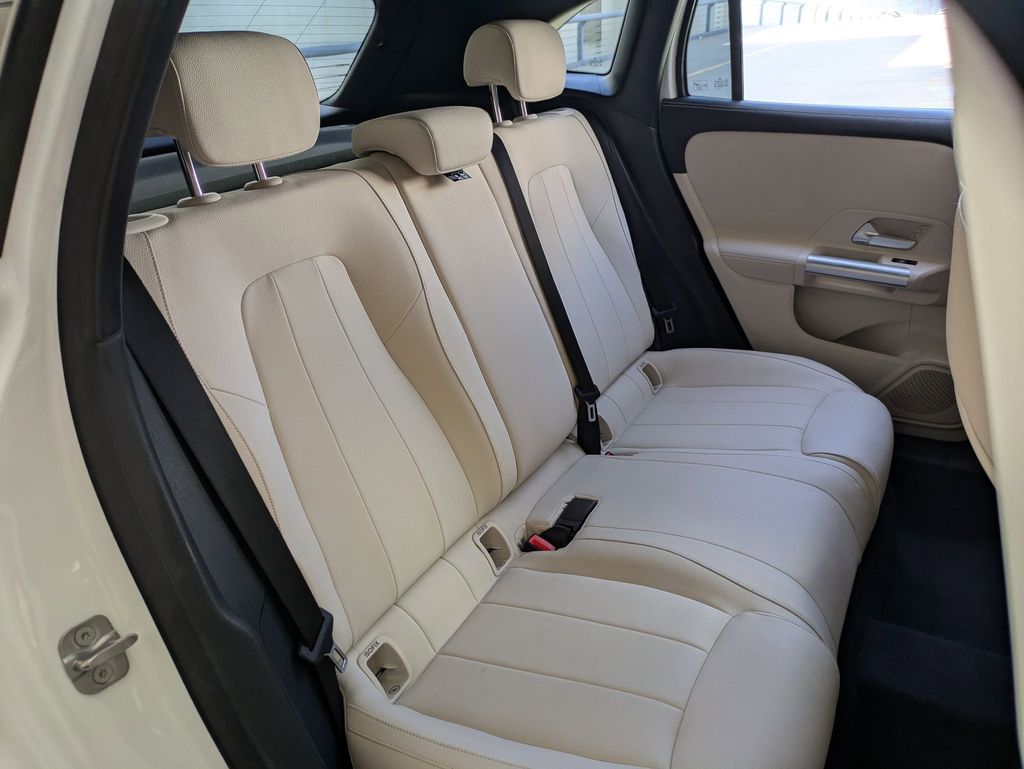 Thumbnail: 2025 Mercedes-Benz GLA - 27