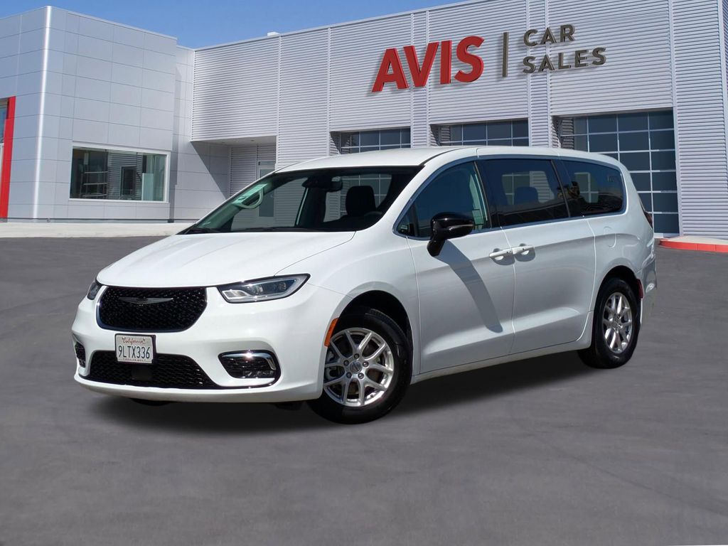 Thumbnail: 2024 Chrysler Pacifica - 1