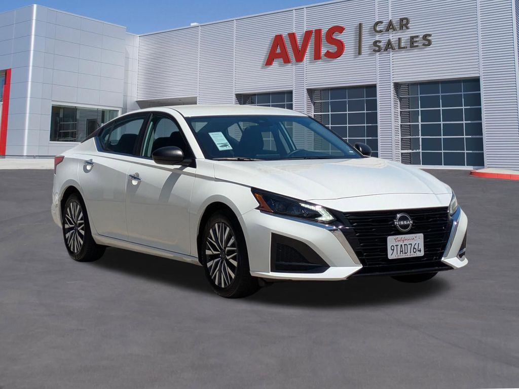 Thumbnail: 2025 Nissan Altima - 3