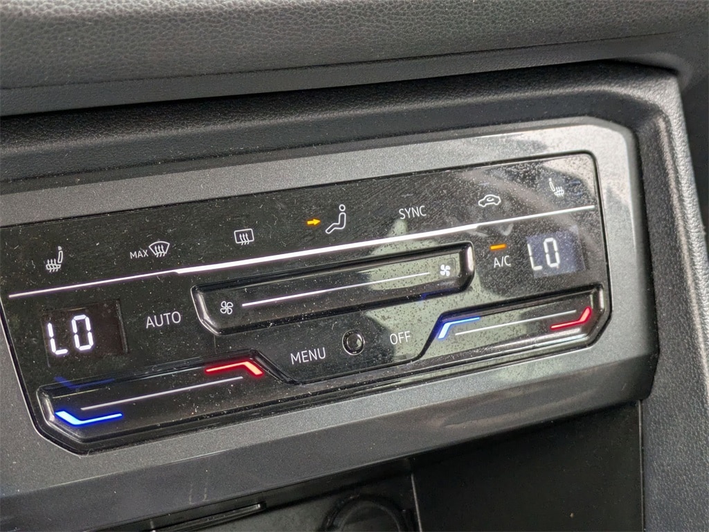 Thumbnail: 2024 Volkswagen Tiguan - 16
