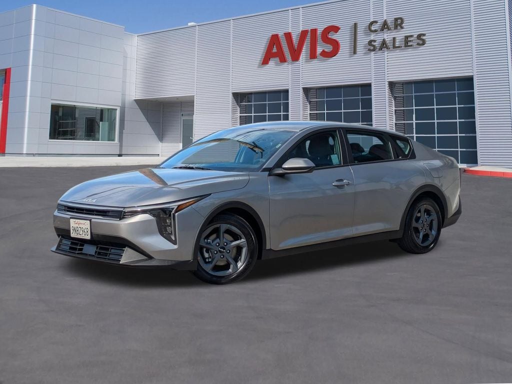 2025 Kia K4 LXS