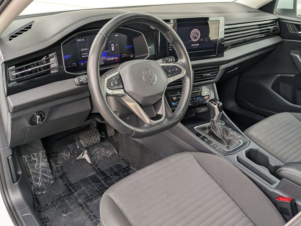 Thumbnail: 2025 Volkswagen Jetta - 14