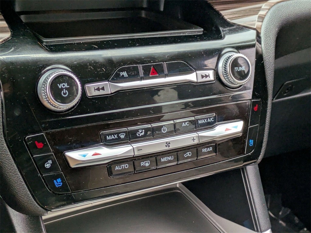 Thumbnail: 2024 Ford Explorer - 17