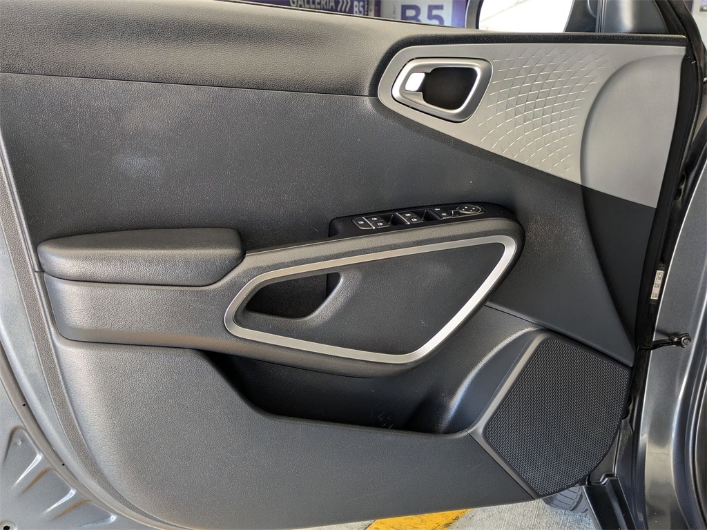 Thumbnail: 2023 Kia Soul - 11