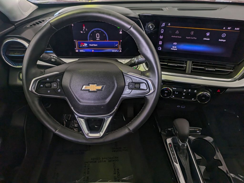 Thumbnail: 2025 Chevrolet Trax - 32