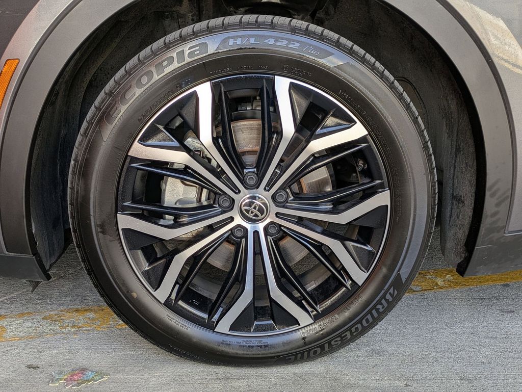 Thumbnail: 2024 Toyota Crown - 31