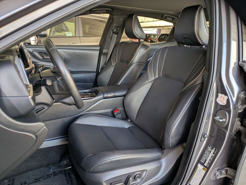 Thumbnail: 2024 Toyota Crown - 23