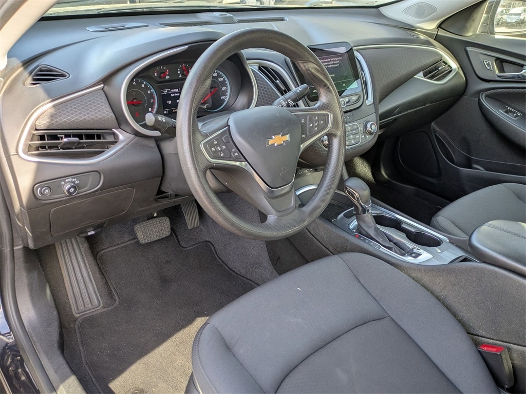 Thumbnail: 2023 Chevrolet Malibu - 14