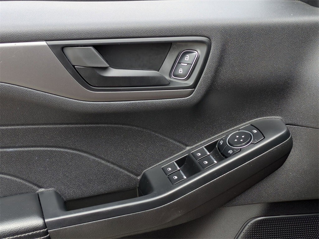 Thumbnail: 2023 Ford Escape - 13