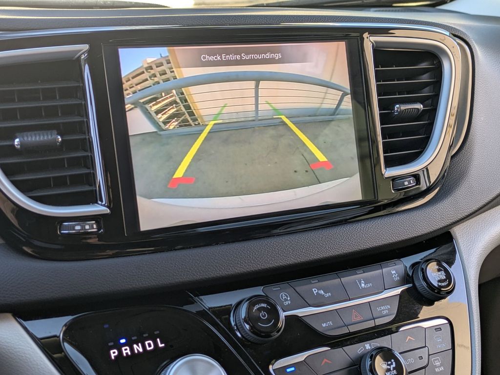 Thumbnail: 2024 Chrysler Pacifica - 16