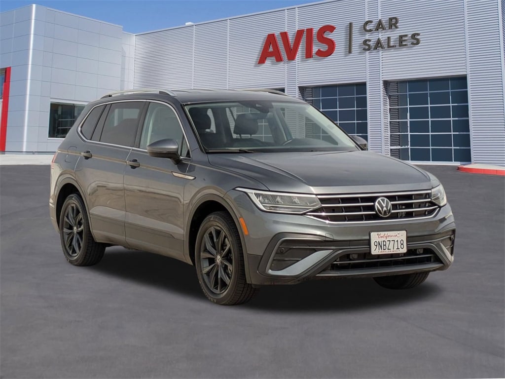 Thumbnail: 2024 Volkswagen Tiguan - 3