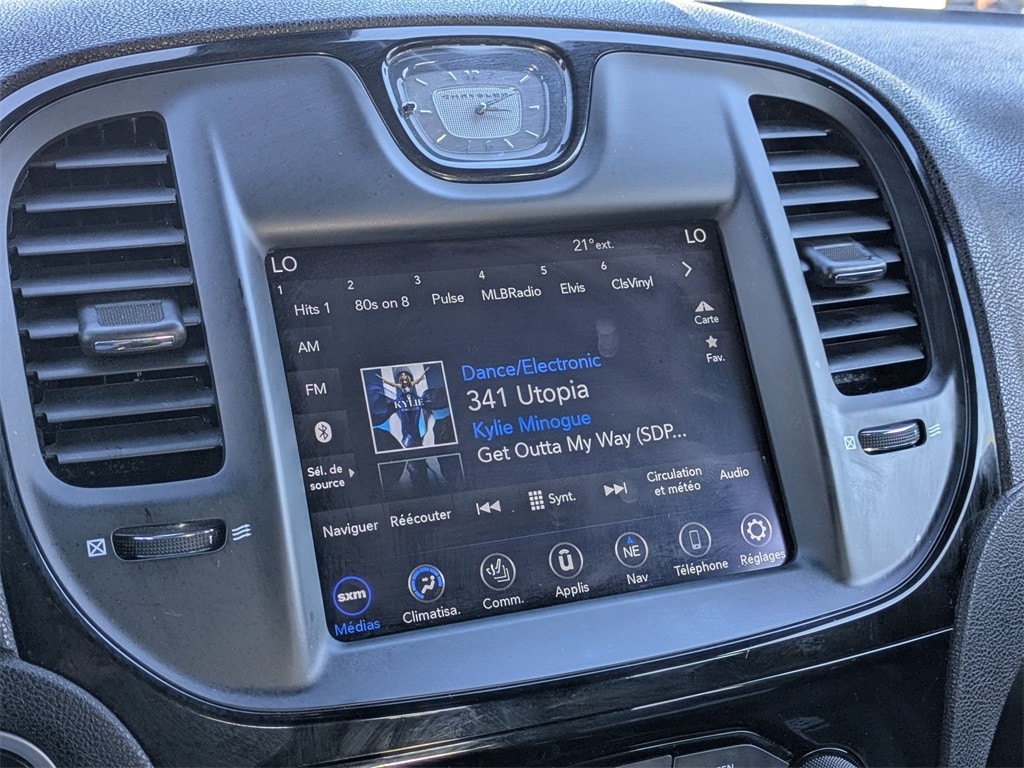 Thumbnail: 2023 Chrysler 300 - 17