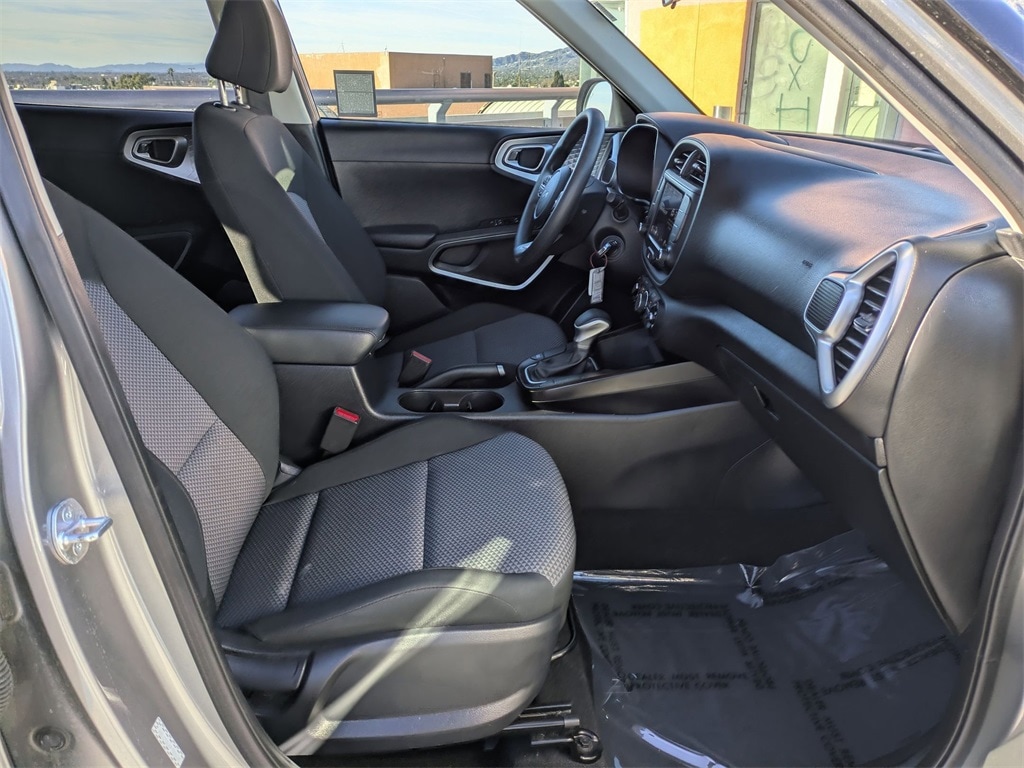 Thumbnail: 2023 Kia Soul - 32