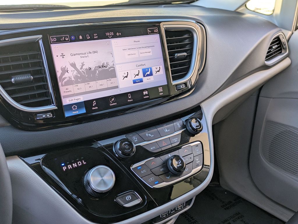 Thumbnail: 2024 Chrysler Pacifica - 15