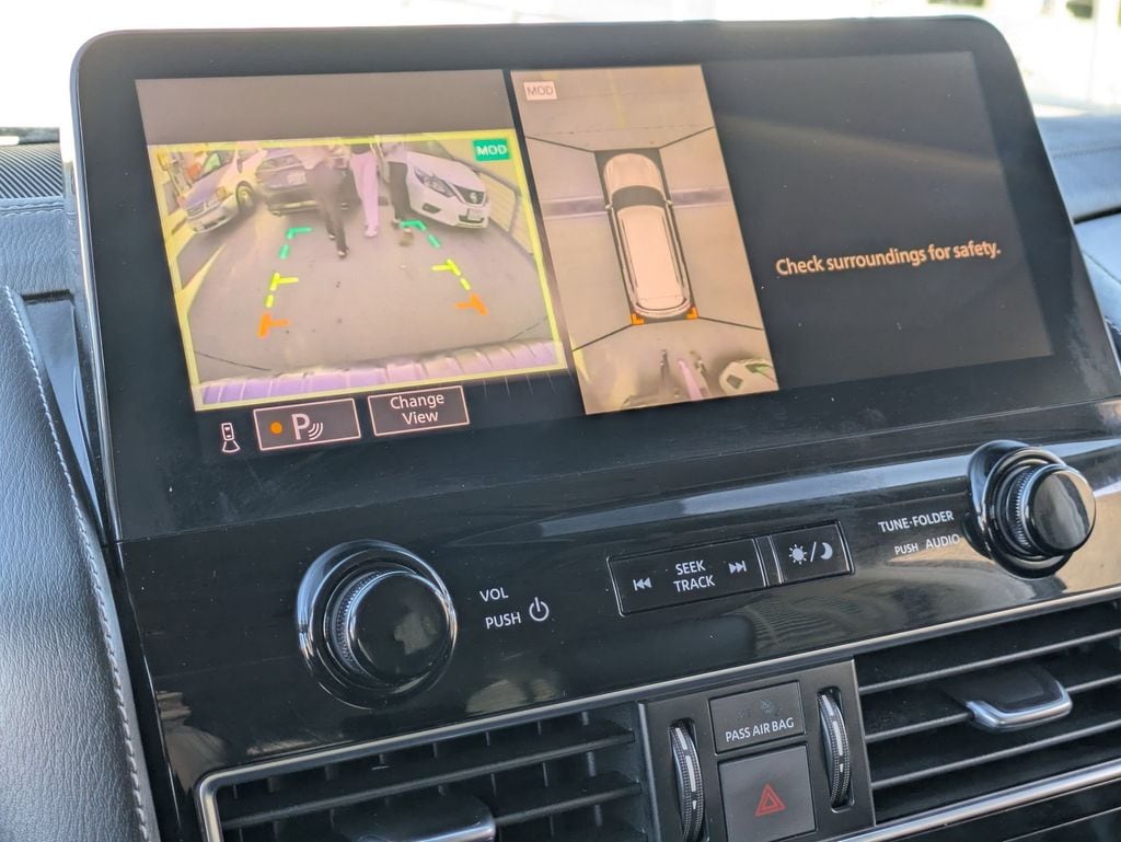 Thumbnail: 2024 INFINITI QX80 - 16