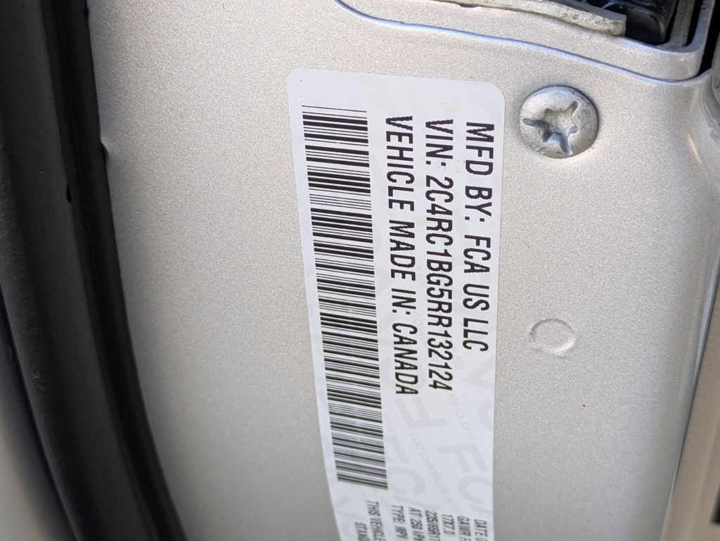 Thumbnail: 2024 Chrysler Pacifica - 32