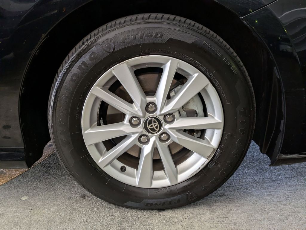 Thumbnail: 2025 Toyota Camry - 30