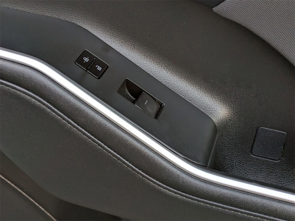 Thumbnail: 2024 Toyota Highlander - 35