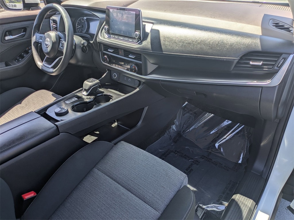 2023 Nissan Rogue SV 30
