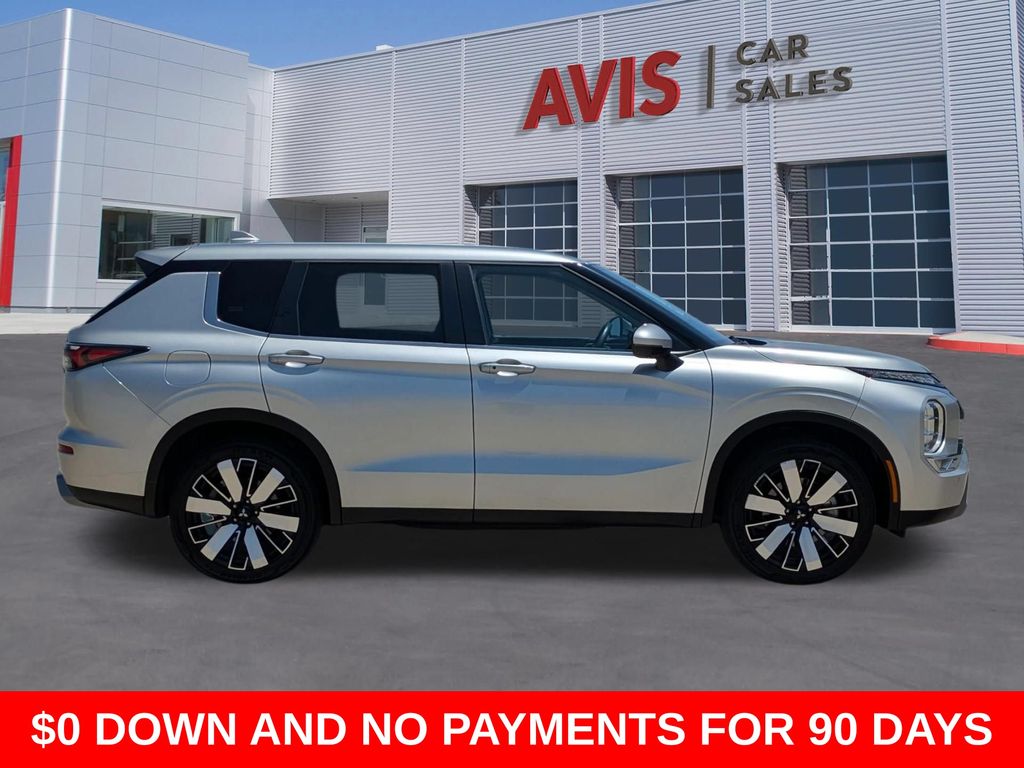 Thumbnail: 2025 Mitsubishi Outlander - 5