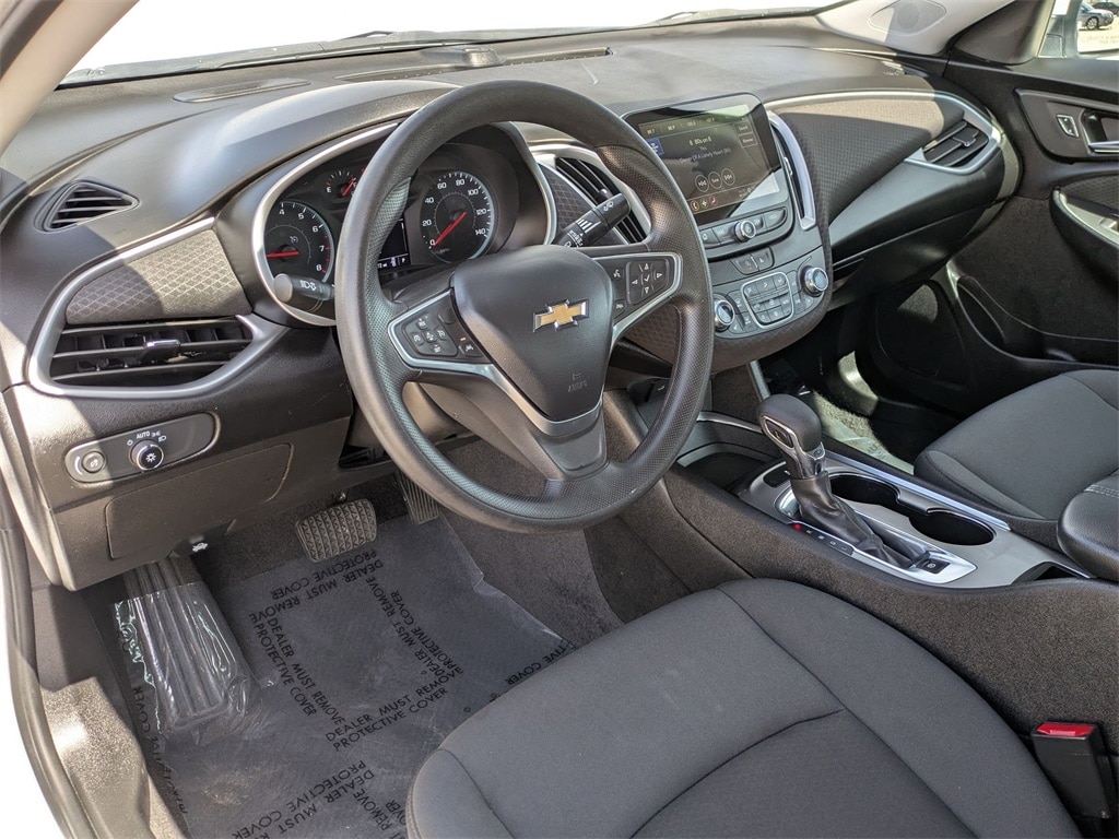Thumbnail: 2023 Chevrolet Malibu - 14