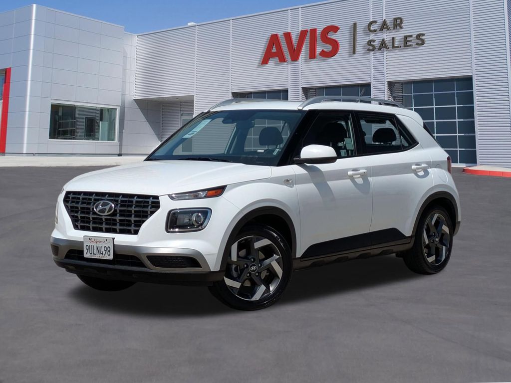 2025 Hyundai Venue SEL IVT's photo