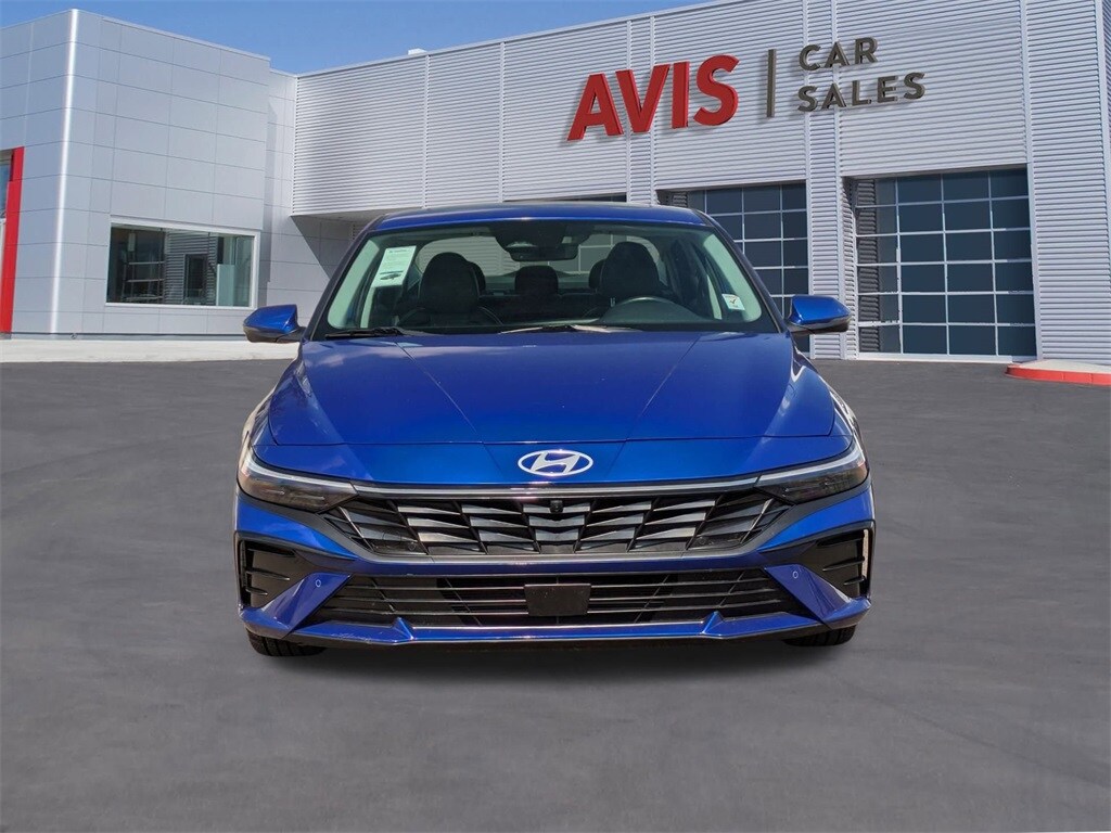 2024 Hyundai Elantra Limited photo 2