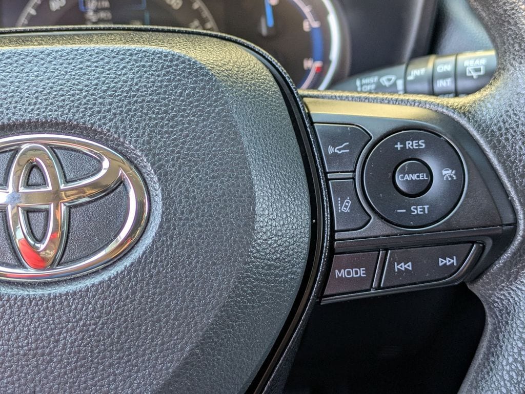 Thumbnail: 2025 Toyota RAV4 - 21