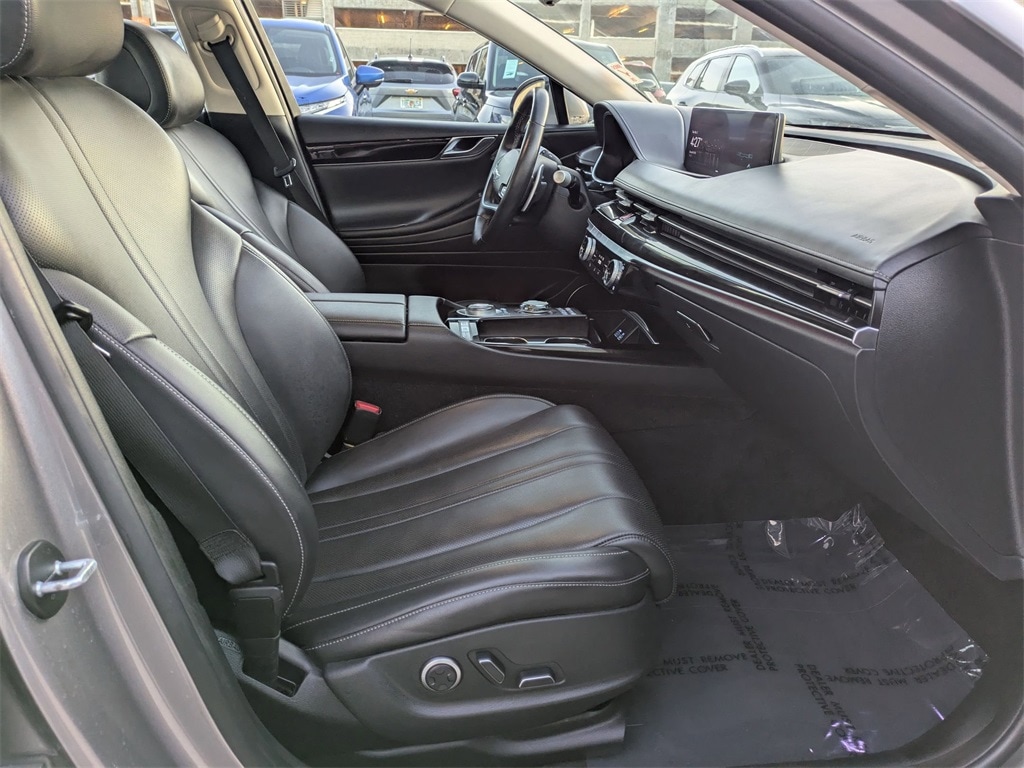 Thumbnail: 2023 Genesis G80 - 32