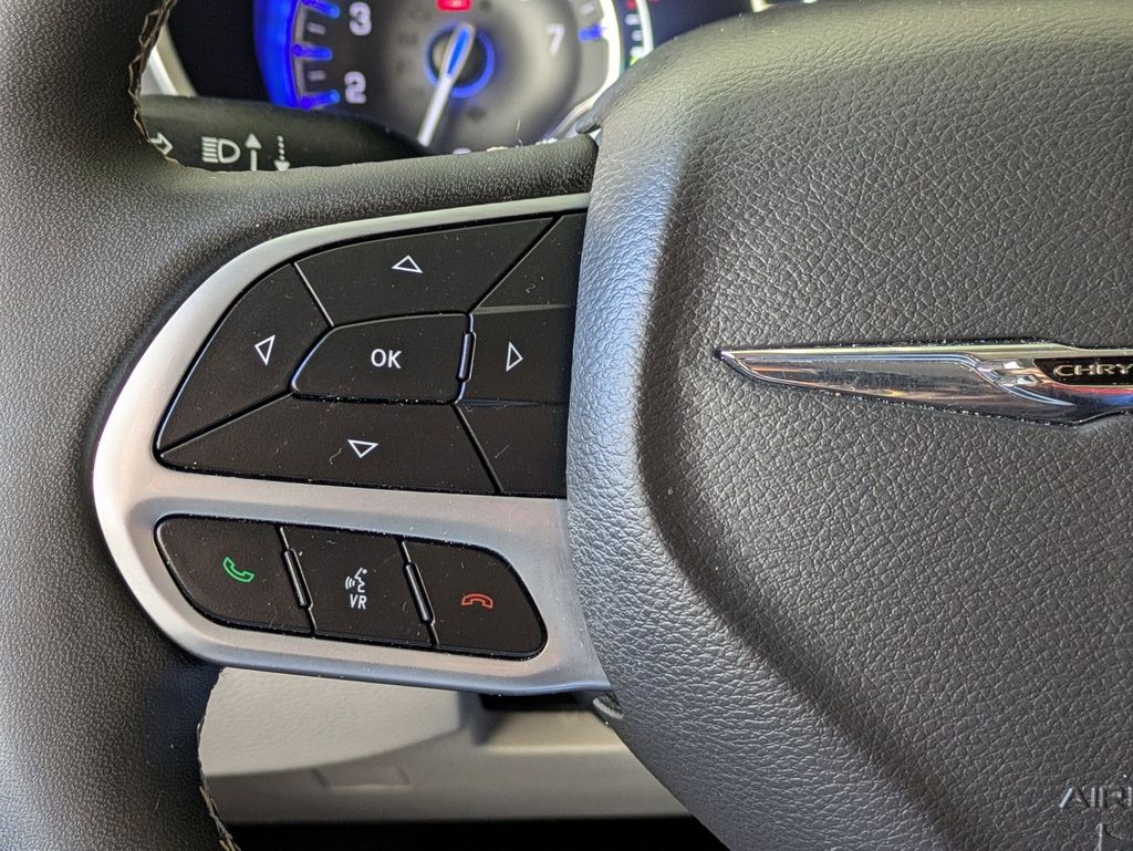 Thumbnail: 2024 Chrysler Pacifica - 20