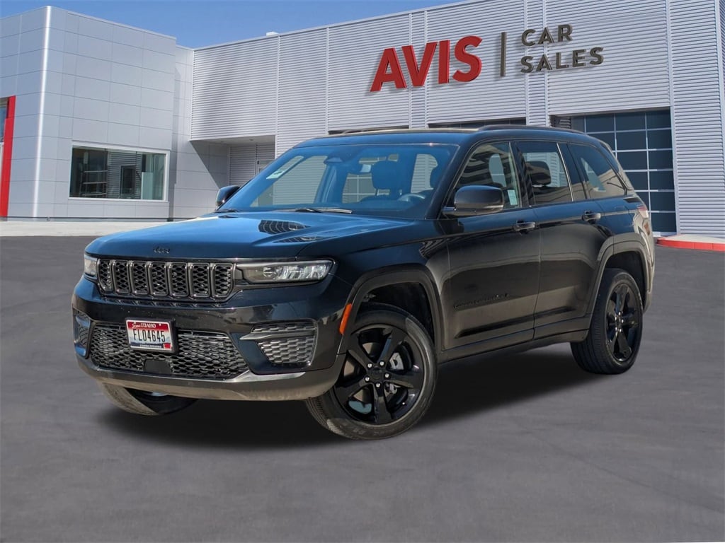 2023 Jeep Grand Cherokee Altitude's photo