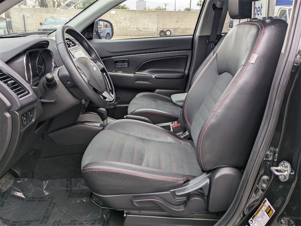 Thumbnail: 2025 Mitsubishi Outlander Sport - 25