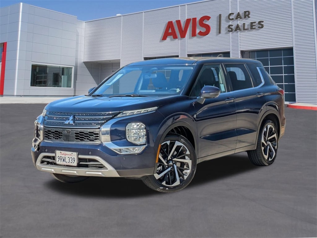 2024 Mitsubishi Outlander SE's photo