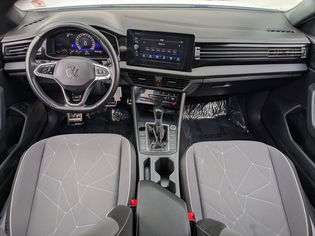 Thumbnail: 2025 Volkswagen Jetta - 25