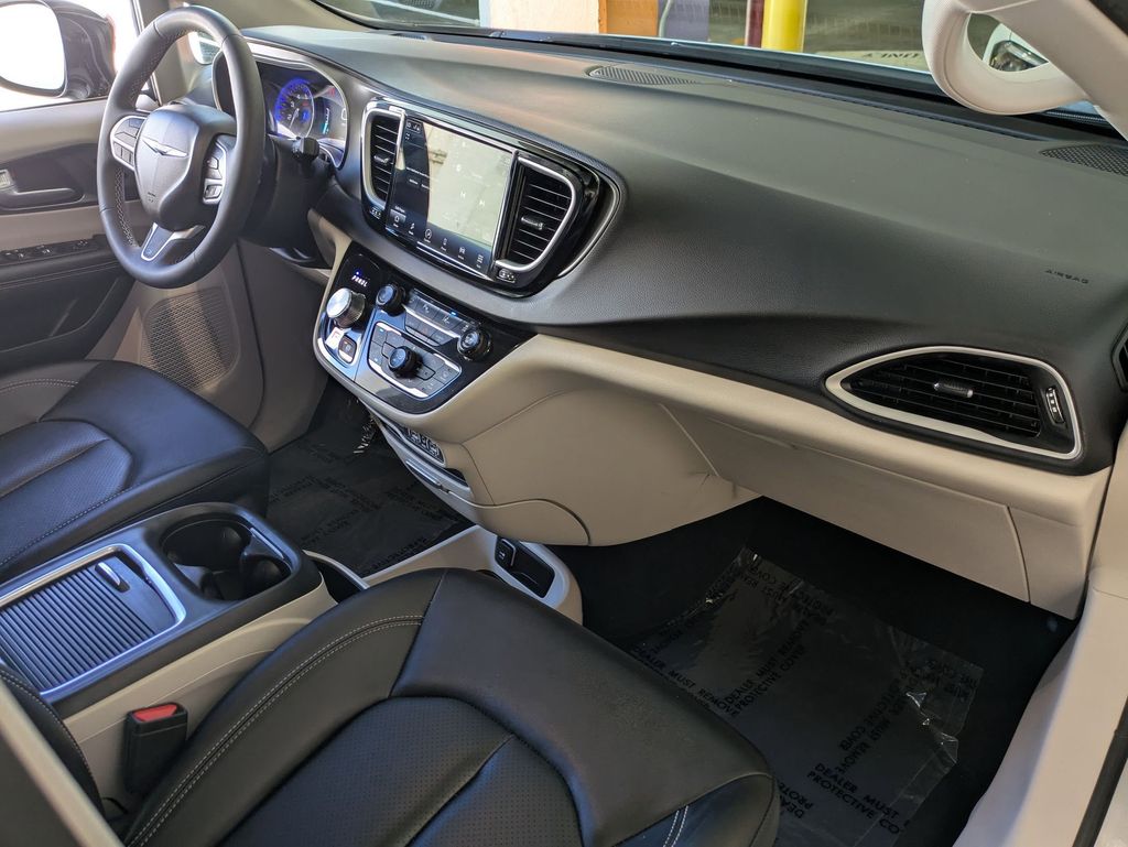 Thumbnail: 2024 Chrysler Pacifica - 29