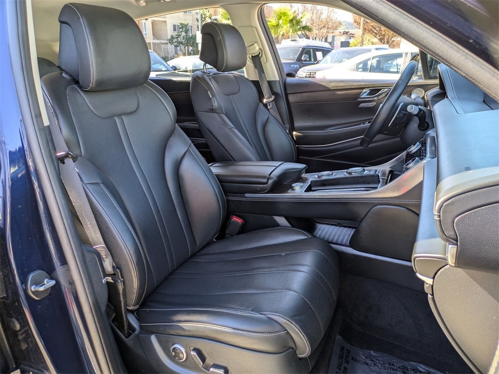 Thumbnail: 2024 Genesis GV80 - 28