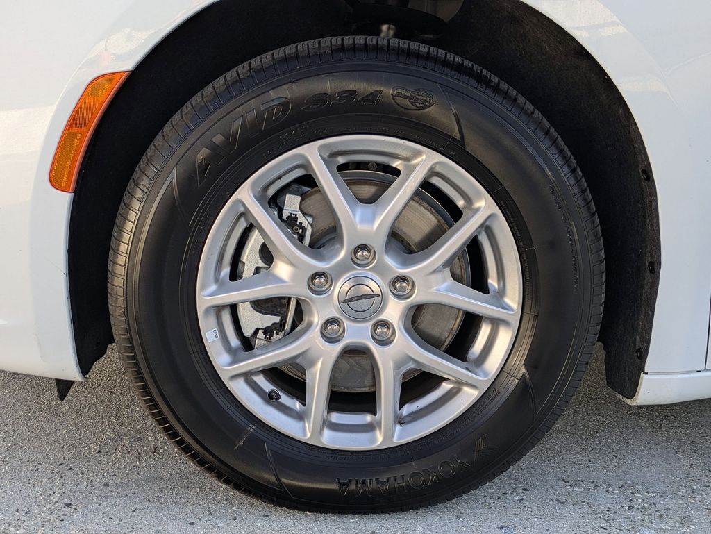 Thumbnail: 2024 Chrysler Pacifica - 30